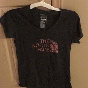 Women’s Northface T-shirt